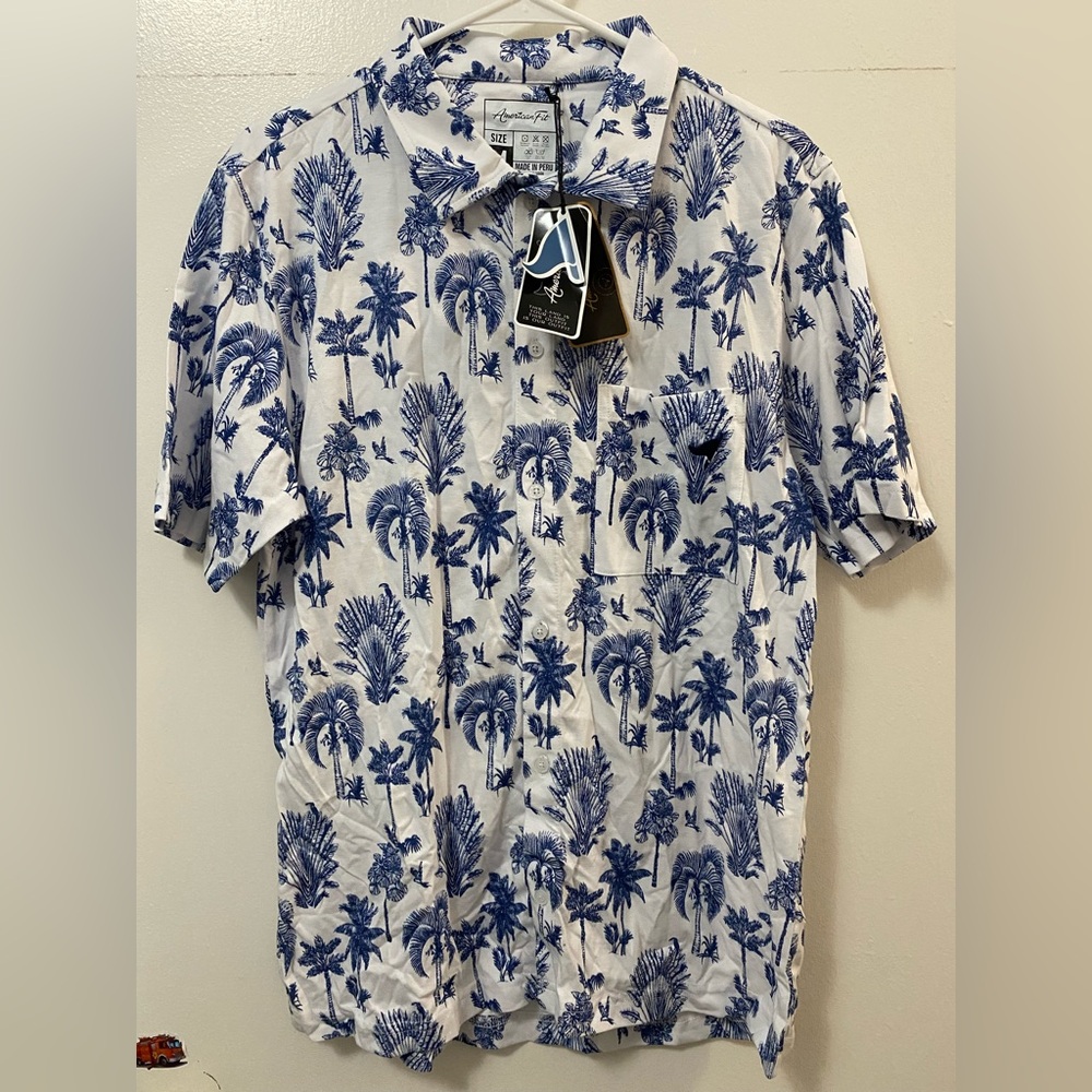 American Fit Men’s Blue Palm Tree Print Button Up Shirt Medium UPF 50+ Wicking